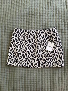 Forever 21 Black & White Leopard Jacquard Mini Skirt